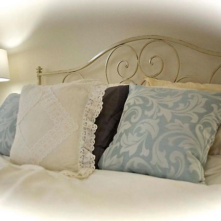 The Cheshire Cat Bed And Breakfast Elora Exteriér fotografie