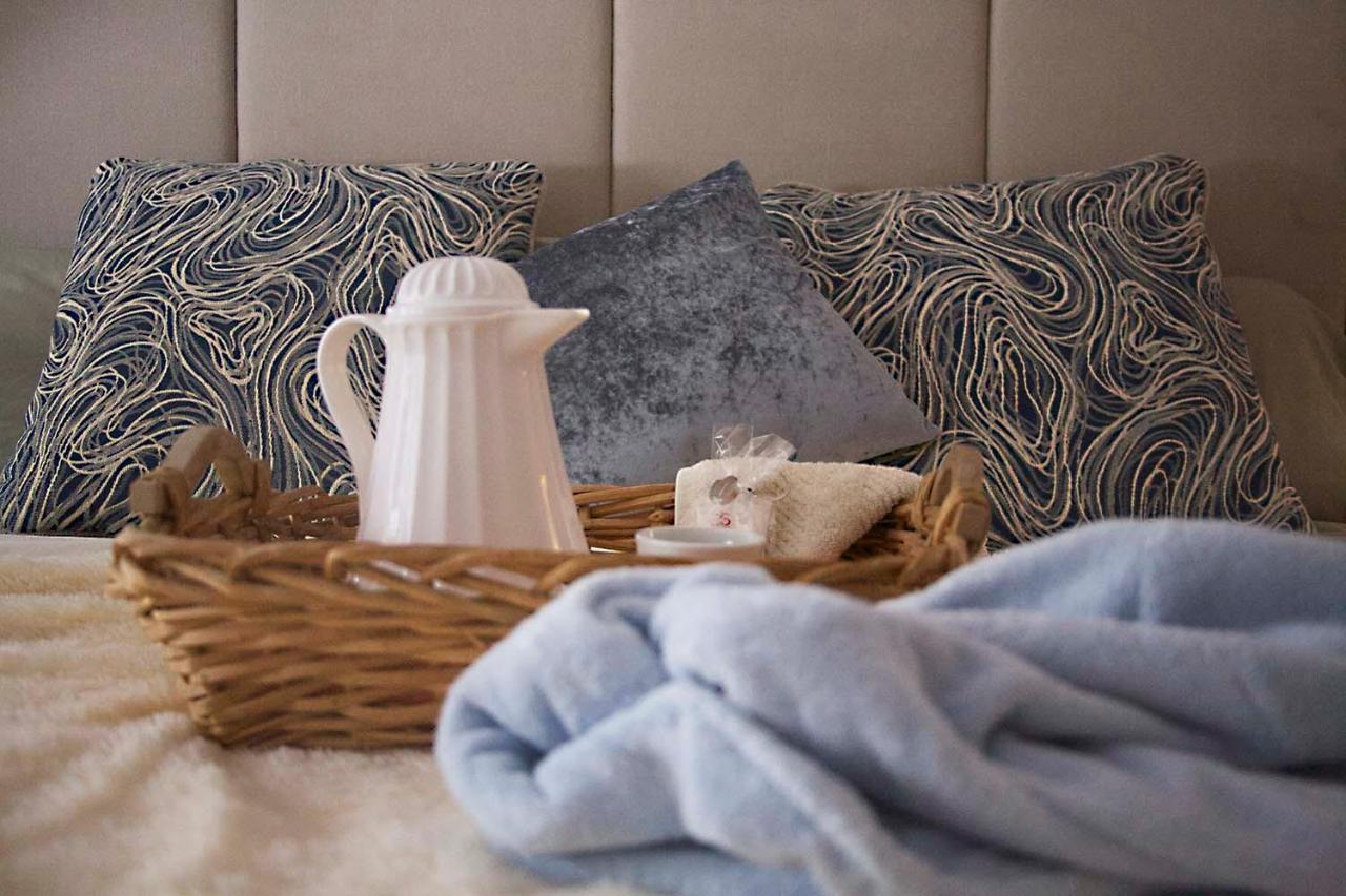 The Cheshire Cat Bed And Breakfast Elora Exteriér fotografie